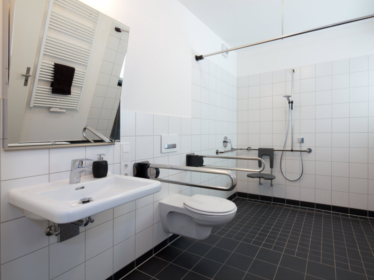 Barrierefreies Bad mit Dusche